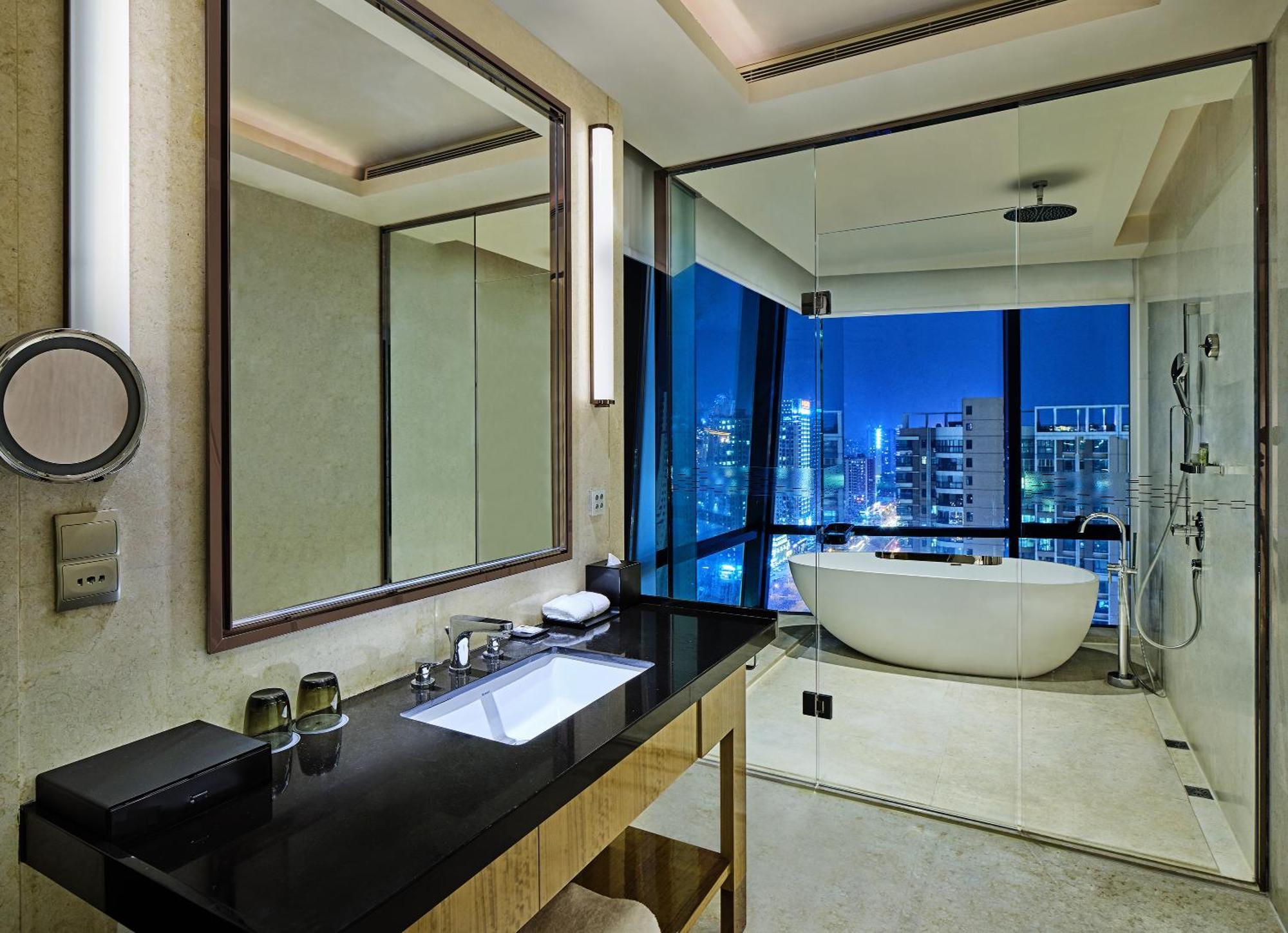 Doubletree By Hilton Heyuan Hotel Exterior photo