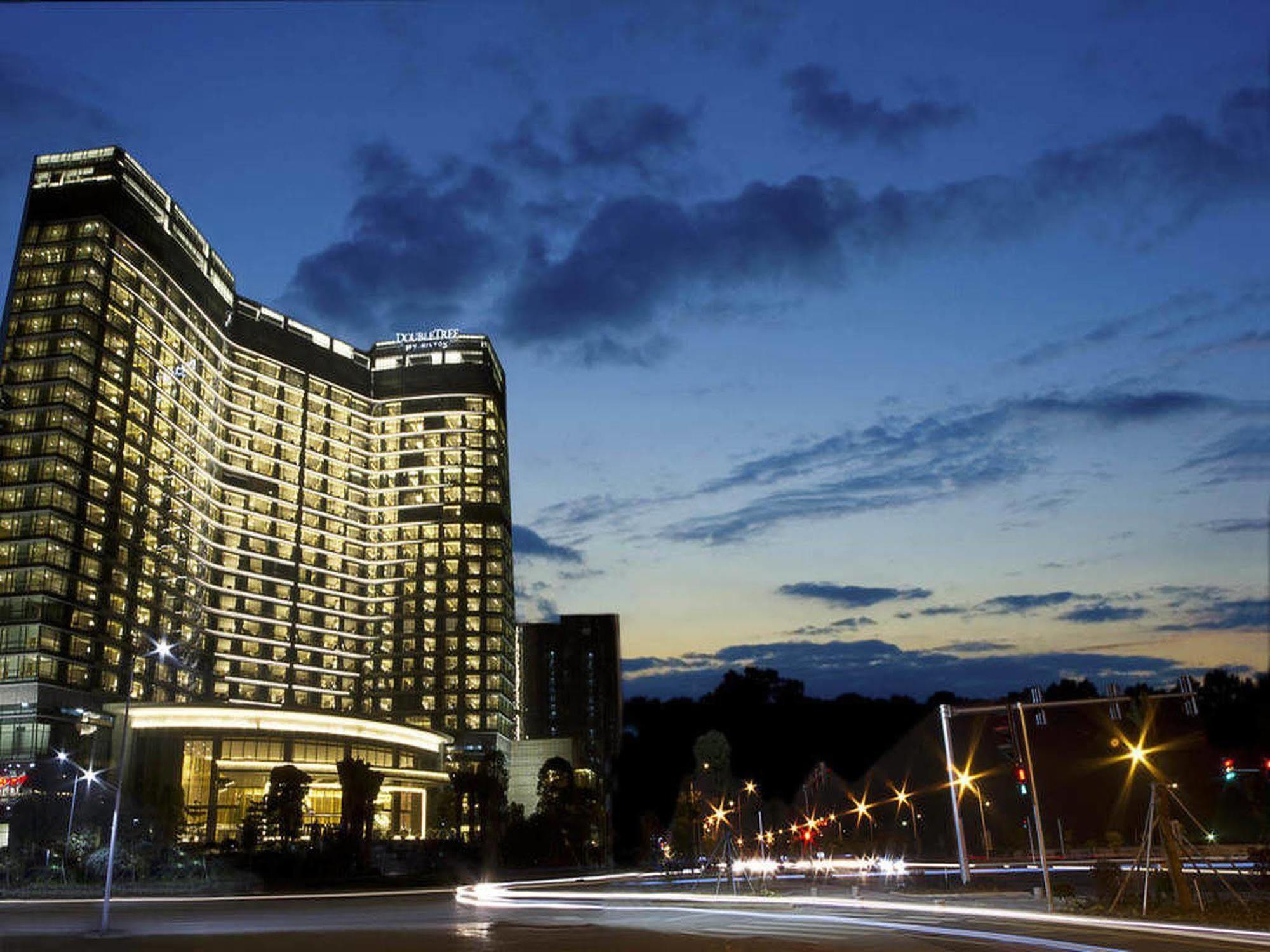 Doubletree By Hilton Heyuan Hotel Exterior photo